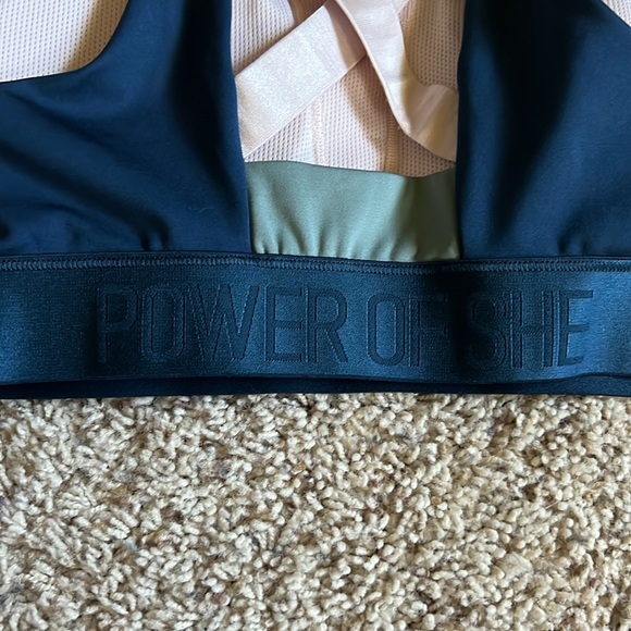 NEW condition Athleta Power of the She supportive sports bra in women’s size S! - Picture 3 of 6